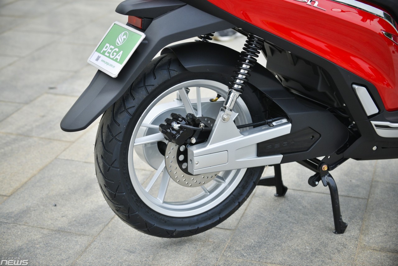 Đánh giá nhanh Pega eSH, xe máy điện bánh lớn tự tin so sánh với Honda SH danh gia nhanh pega esh xe may dien banh lon tu tin so sanh voi honda sh