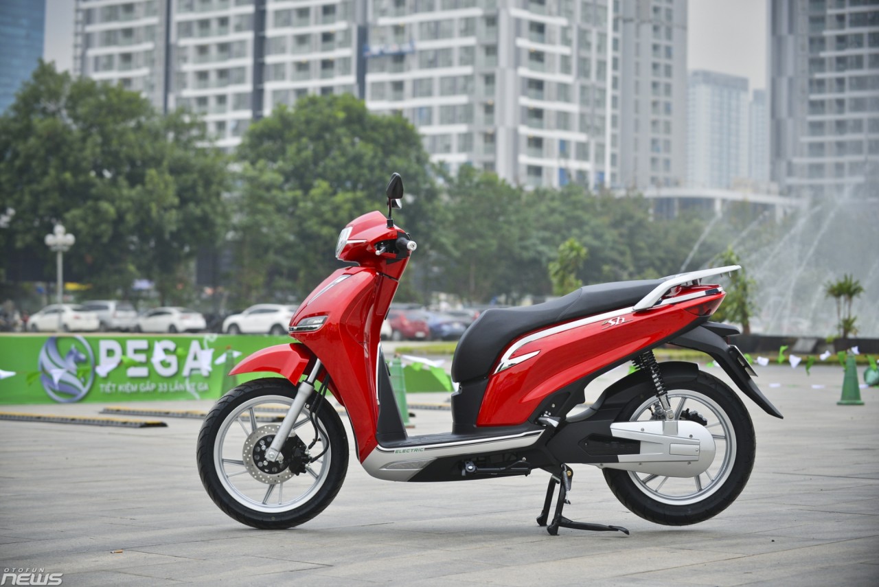 Đánh giá nhanh Pega eSH, xe máy điện bánh lớn tự tin so sánh với Honda SH danh gia nhanh pega esh xe may dien banh lon tu tin so sanh voi honda sh