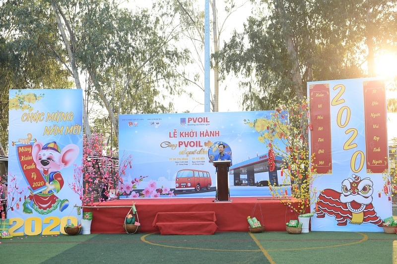 pvoil ho tro toan bo chi phi cho hon 1300 sinh vien ve que don tet