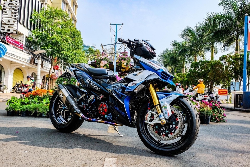 Ngắm Yamaha Exciter độ phong cách Kawasaki H2 hơn 300 triệu cực kỳ hầm hố của biker Cần Thơ ngam yamaha exciter do phong cach kawasaki h2 hon 300 trieu cuc ky ham ho cua biker can tho