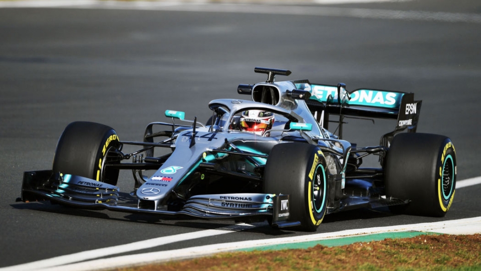 Mercedes giới thiệu xe đua F1 mới cho mùa giải 2019 mercedes gioi thieu xe dua f1 moi cho mua giai 2019