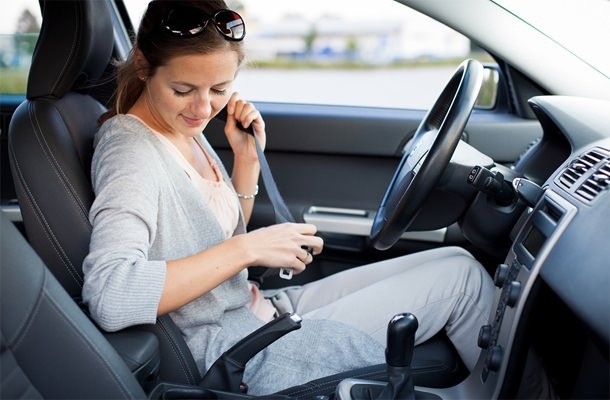 6 bí kíp bỏ túi giúp phái đẹp lái xe an toàn hơn 6 bi kip bo tui giup phai dep lai xe an toan hon