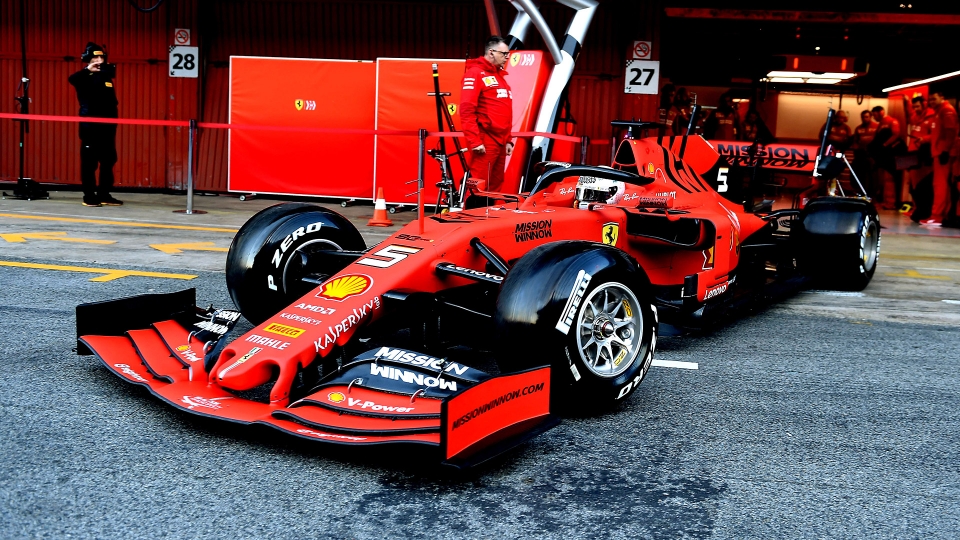 Ferrari SF90 lỗi kỹ thuật khiến Sebastian Vettel gặp nạn trước thềm mùa giải F1 2019 ferrari sf90 gap loi ky thuat khien sebastian vettel nan truoc them mua giai f1 2019