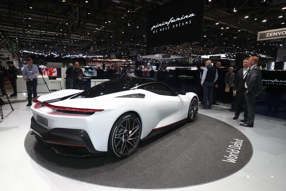 Pininfarina Battista: Siêu xe điện 2 triệu USD, nhanh hơn cả máy bay phản lực pininfaria battista sieu xe dien gia 2 trieu usd nhanh hon ca may bay phan luc