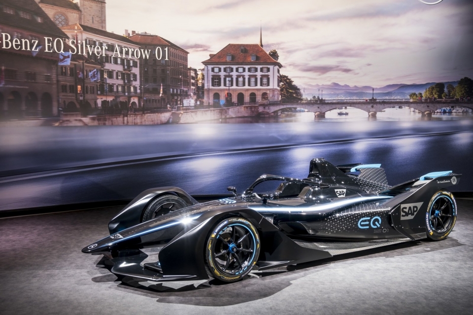 mercedes benz cong bo eq silver arrow 01 xe dien danh cho giai formula e