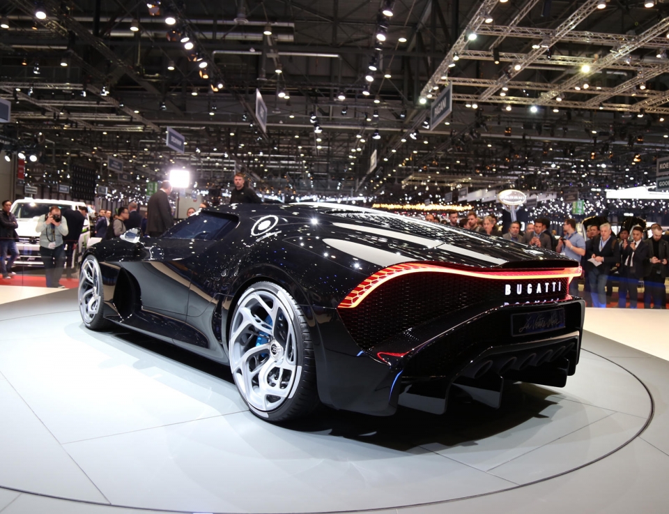 Đây là cách Bugatti chọn ra người duy nhất sở hữu siêu xe có 1-0-2 giá 450 tỷ day la cach bugatti chon ra nguoi duy nhat so huu sieu xe co 1 0 2 gia 450 ty
