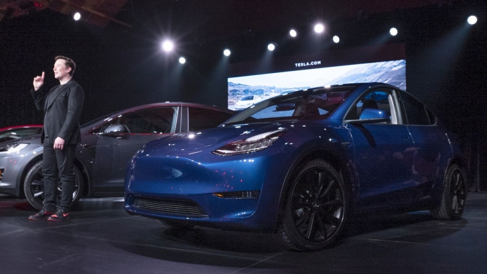 chi tiet tesla model y xe dien da dung 7 cho pho cap cho dai chung
