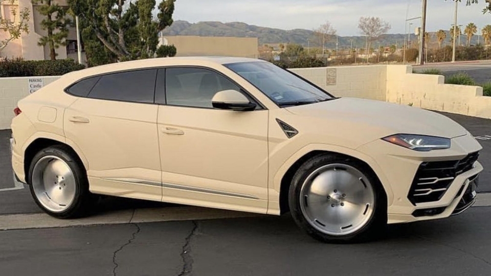 Lamborghini Urus độ "dị" của rapper Kanye West bị cư dân mạng chê xấu điên đảo
