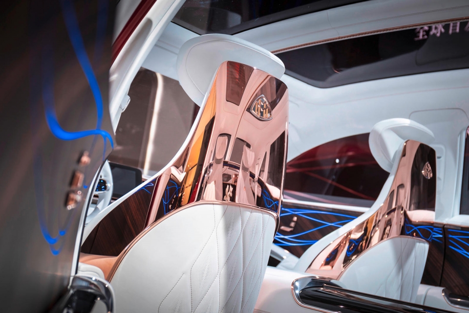 mercedes maybach chuan bi tung ra suv sieu sang doi dau rolls royce