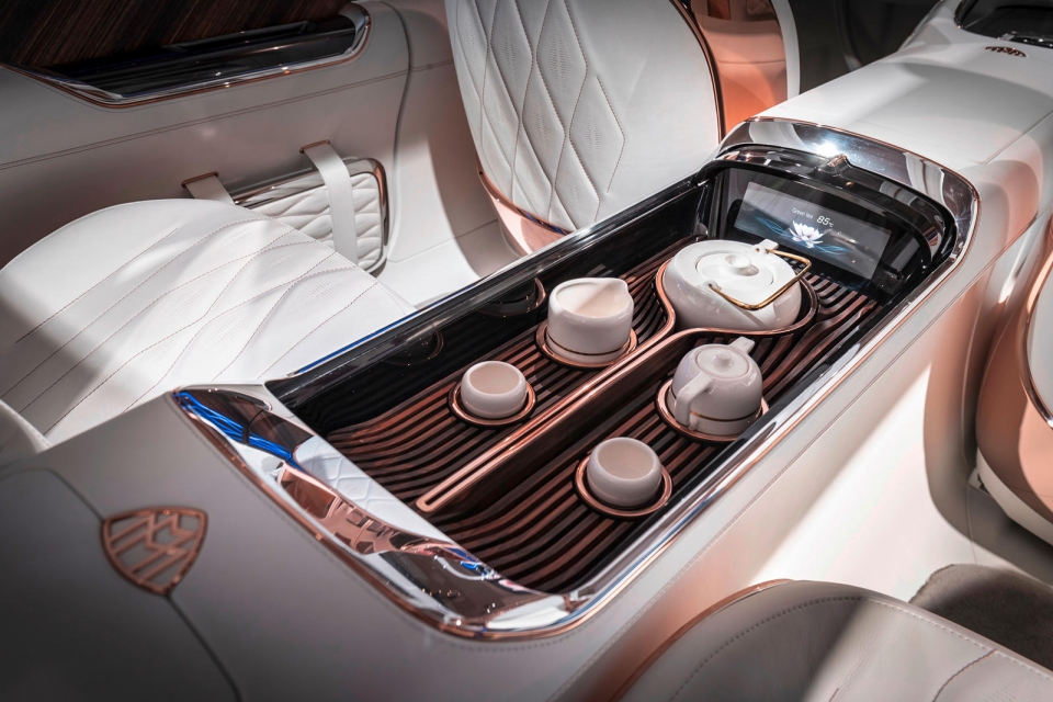 mercedes maybach chuan bi tung ra suv sieu sang doi dau rolls royce
