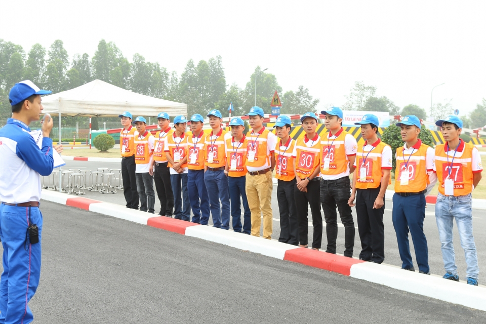 honda viet nam trao giai hoi thi tay lai vang 2019