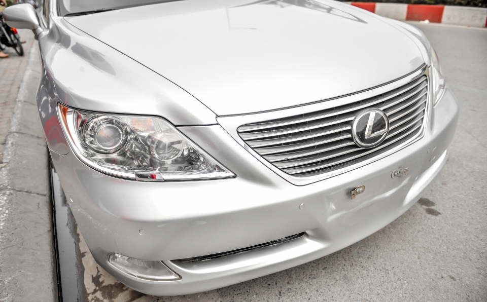 Lexus LS 460L xe 'sang chảnh' một thời có giá chỉ ngang Toyota Camry lexus ls 460l xe sang chanh mot thoi co gia chi ngang toyota camry