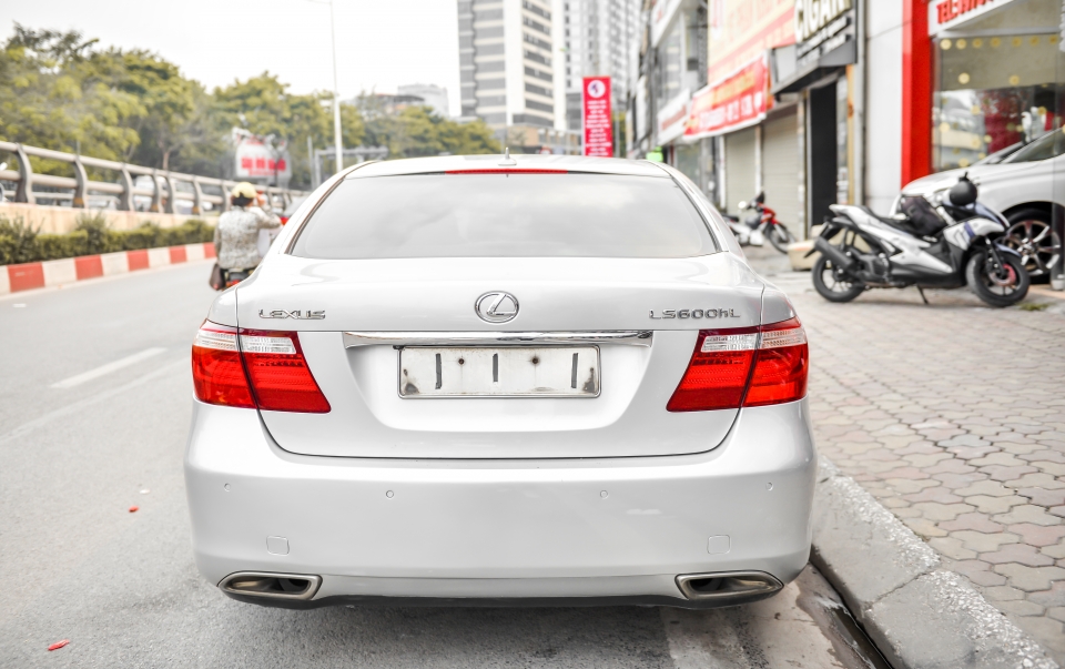 lexus ls 460l xe sang chanh mot thoi co gia chi ngang toyota camry
