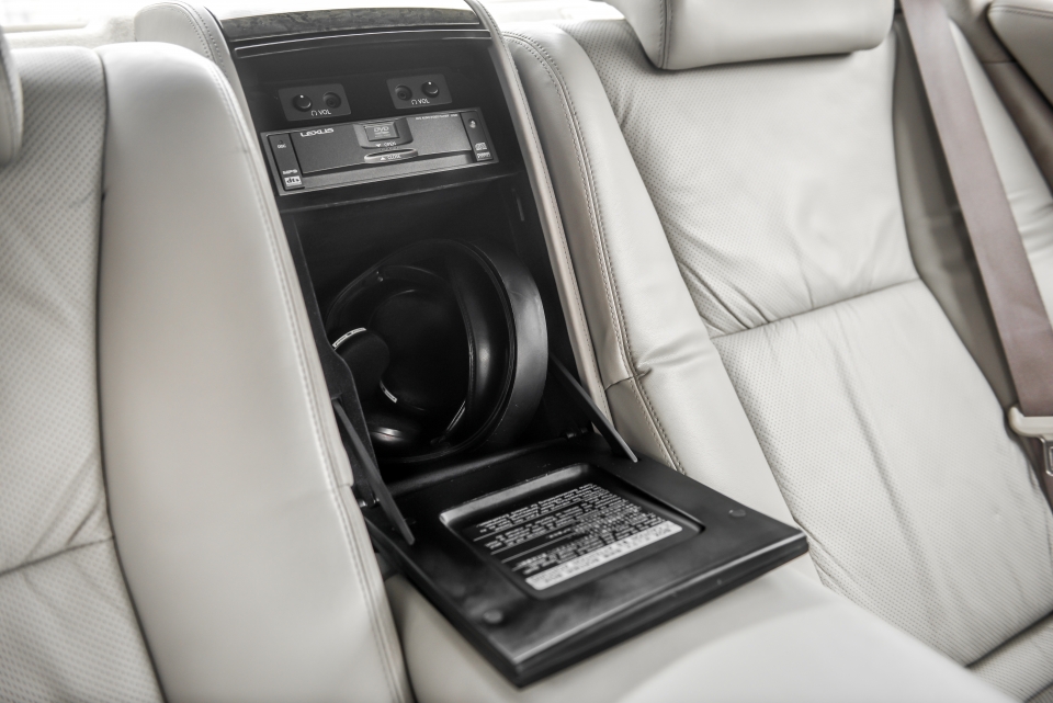 Lexus LS 460L xe 'sang chảnh' một thời có giá chỉ ngang Toyota Camry lexus ls 460l xe sang chanh mot thoi co gia chi ngang toyota camry