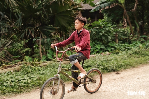 Chiếc xe không phanh của cậu bé đạp 100km xuống Hà Nội đấu giá được 103 triệu chiec xe khong phanh cua cau be dap 100km xuong ha noi duoc dau gia 103 trieu