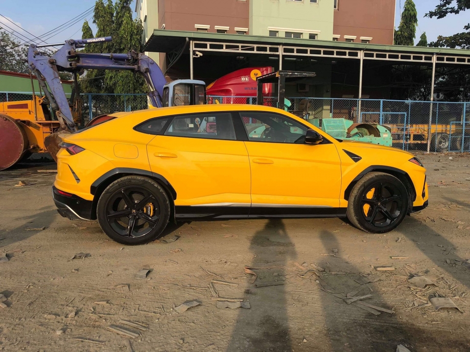 Đại gia miền Tây tậu bộ ba siêu xe giá 50 tỷ dai gia mien tay tau bo ba sieu xe gia 50 ty