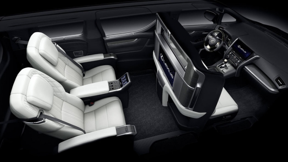 lexus lm ra mat minivan hang sang voi khoang noi that dang cap