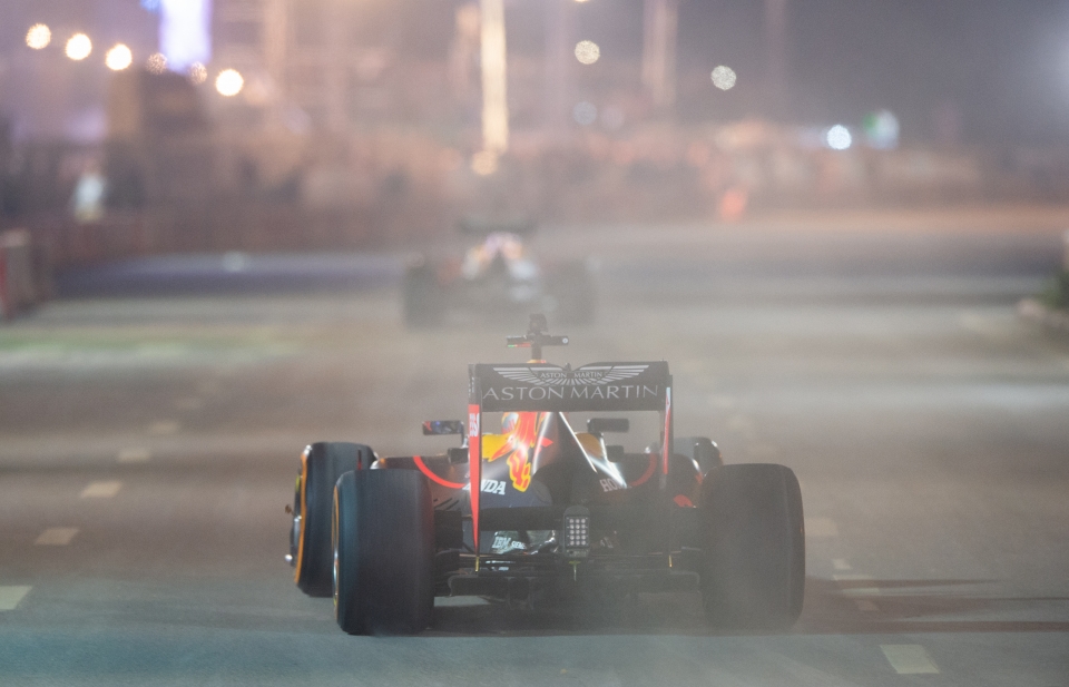 Xem xe đua F1 so tốc độ và drift tại Mỹ Đình xem xe dua f1 so toc do va drift tai my dinh