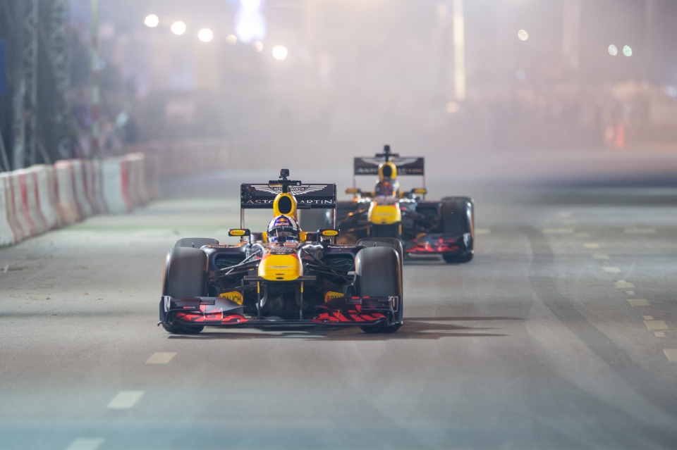 Xem xe đua F1 so tốc độ và drift tại Mỹ Đình xem xe dua f1 so toc do va drift tai my dinh