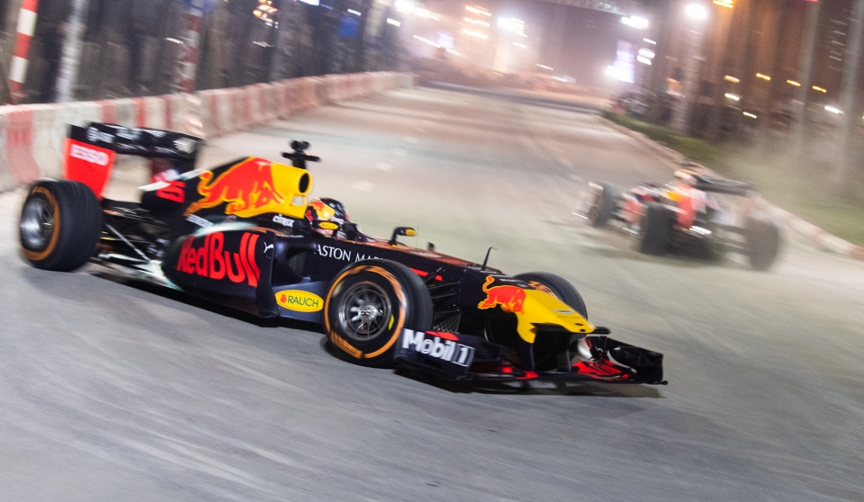 Xem xe đua F1 so tốc độ và drift tại Mỹ Đình xem xe dua f1 so toc do va drift tai my dinh