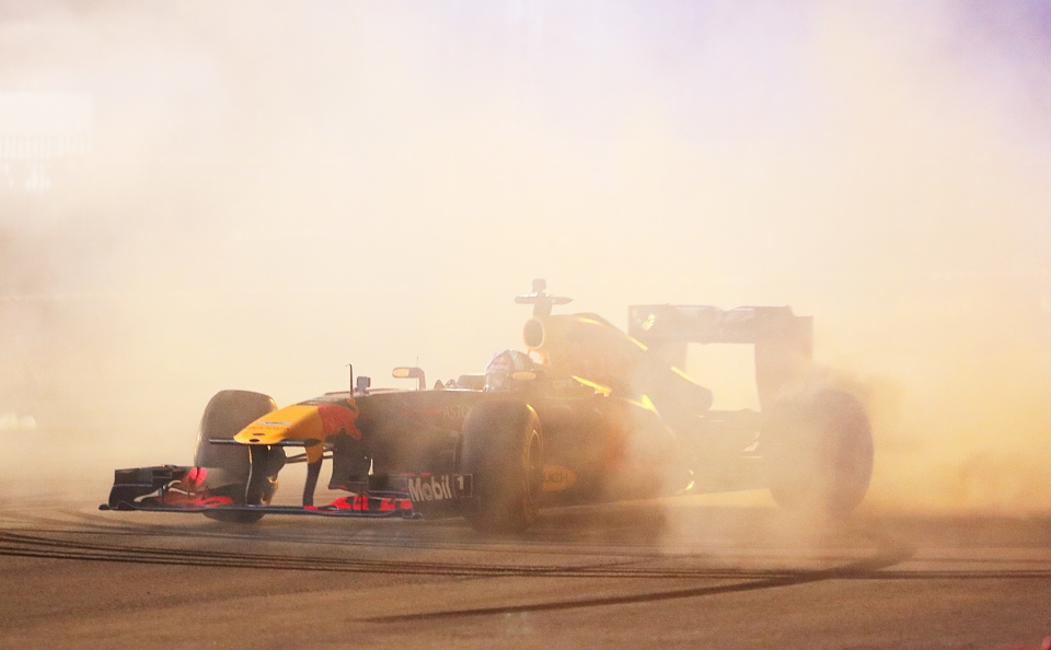 Xem xe đua F1 so tốc độ và drift tại Mỹ Đình xem xe dua f1 so toc do va drift tai my dinh