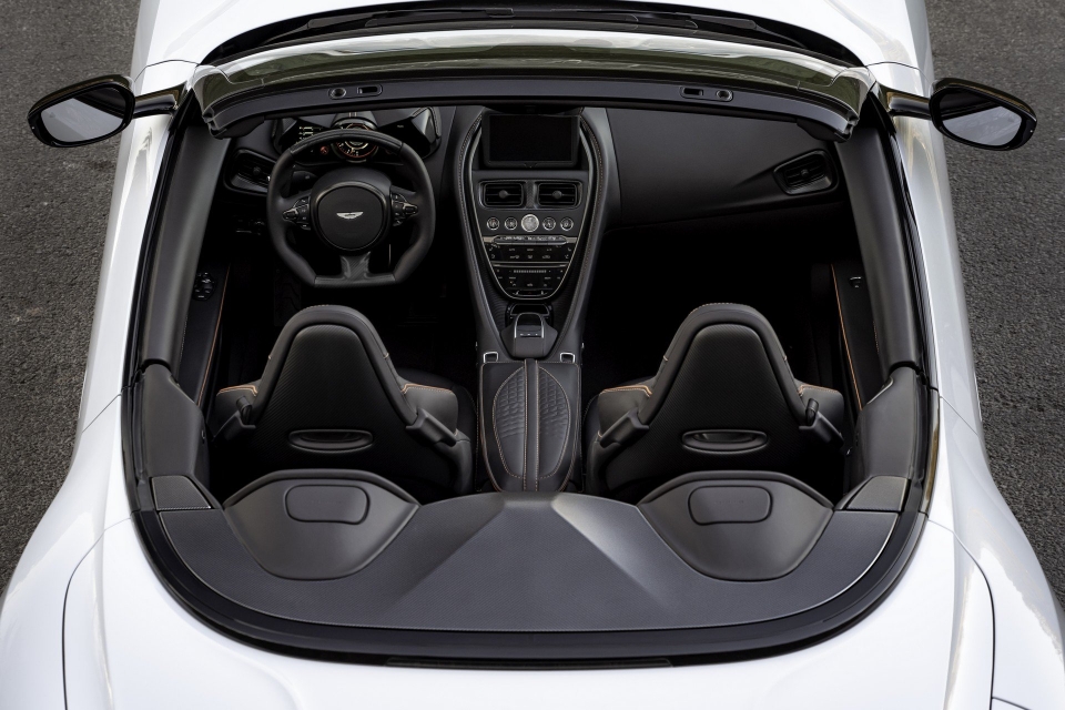 aston martin ra mat sieu xe mui tran 715 ma luc dbs superleggera volante
