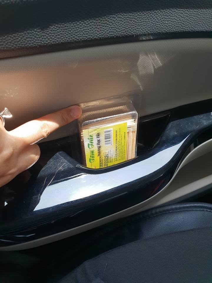 Tài xế Grab ở Sài Gòn khiến ai cũng muốn đi vì xe đầy ắp đồ ăn miễn phí tai xe grab khien ai cung muon di vi xe day ap do an mien phi