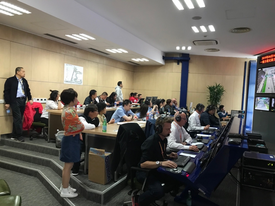 trai nghiem lam tinh nguyen vien o duong dua f1 thuong hai grandprix 2019