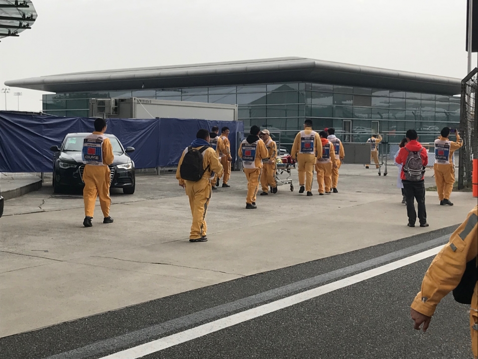 trai nghiem lam tinh nguyen vien o duong dua f1 thuong hai grandprix 2019