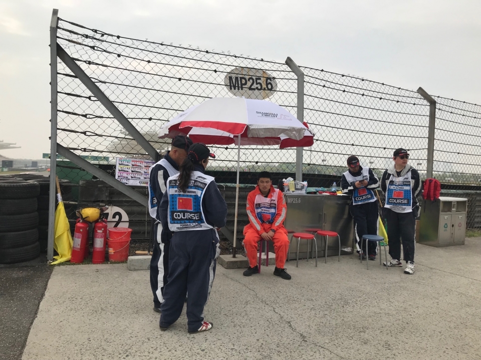 trai nghiem lam tinh nguyen vien o duong dua f1 thuong hai grandprix 2019