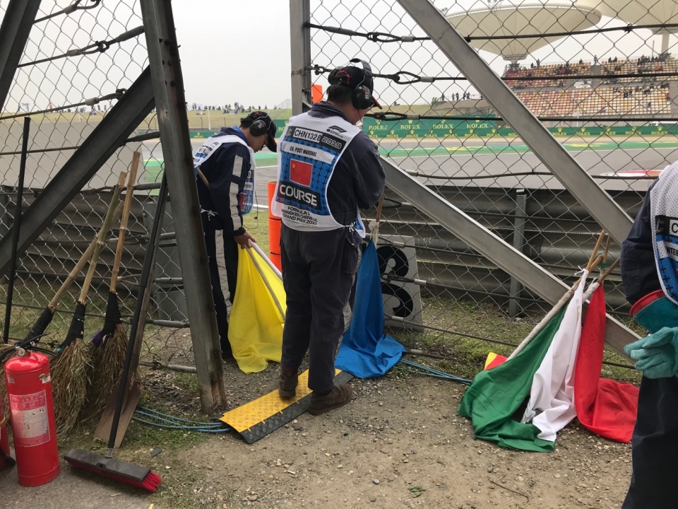 trai nghiem lam tinh nguyen vien o duong dua f1 thuong hai grandprix 2019