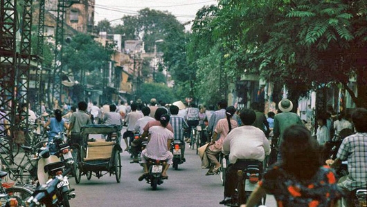nguoi ha noi di xe gi nhung nam 90