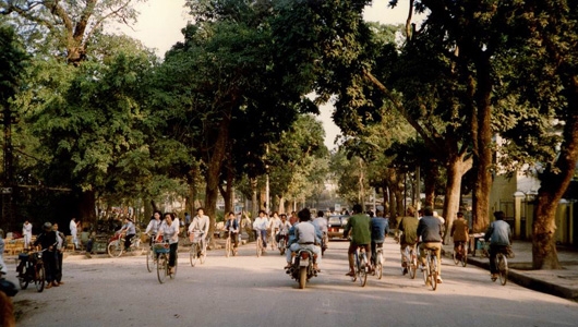 nguoi ha noi di xe gi nhung nam 90