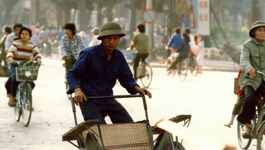 nguoi ha noi di xe gi nhung nam 90