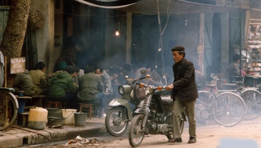 nguoi ha noi di xe gi nhung nam 90