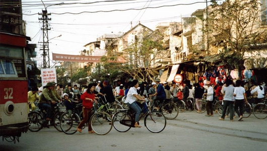 nguoi ha noi di xe gi nhung nam 90