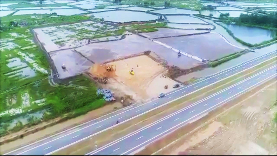 Ông Võ Quang Huệ: Hành trình kỷ lục 21 tháng từ bãi lầy thành nhà máy VinFast ong vo quang hue hanh trinh ky luc 21 thang tu bai lay thanh nha may vinfast