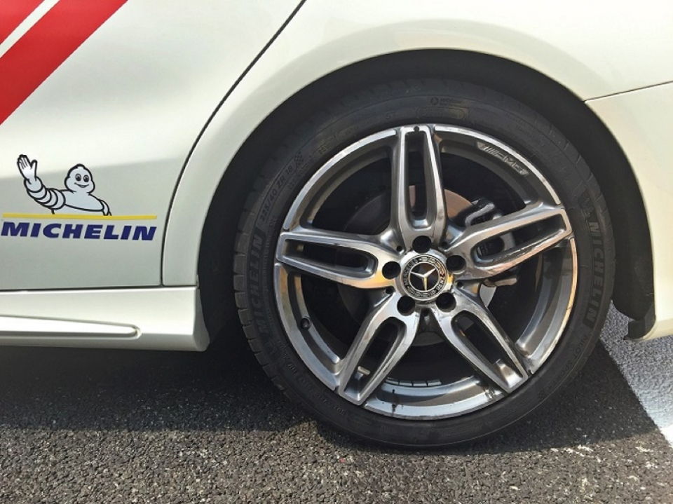 Năm thứ 7 liên tiếp, Michelin đồng hành cùng học viện lái xe an toàn Mercedes - Benz (MBDA) nam thu 7 lien tiep michelin dong hanh cung hoc vien lai xe an toan mercedes benz mbda