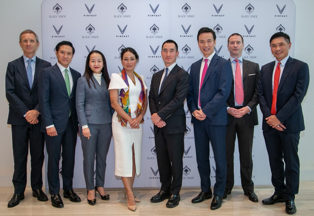 VinFast sẽ niêm yết tại Mỹ thông qua giao dịch sáp nhập với Black Spade Acquisition Co Hé lộ cách thức giúp VinFast niêm yết tại Mỹ, định giá 23 tỷ USD