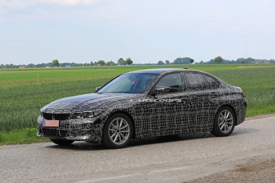 BMW 3-Series 2019 thay đổi toàn diện để cạnh tranh Mercedes-Benz C-Class bmw 3 series 2019 thay doi toan dien de canh tranh mercedes benz c class