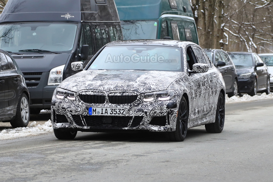 BMW 3-Series 2019 thay đổi toàn diện để cạnh tranh Mercedes-Benz C-Class bmw 3 series 2019 thay doi toan dien de canh tranh mercedes benz c class