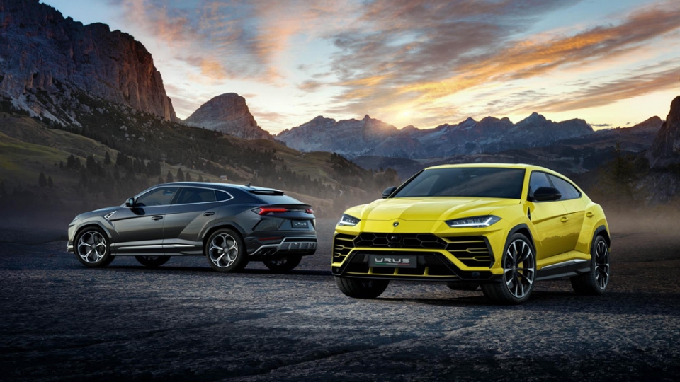 1526-urus-01