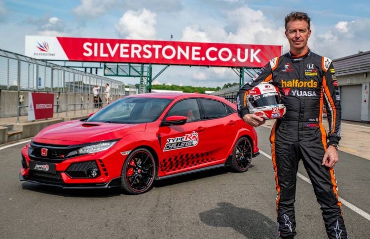 Honda Civic Type R tiếp tục lập kỷ lục ở trường đua Silverstone honda civic type r tiep tuc lap ky luc o truong dua silverstone