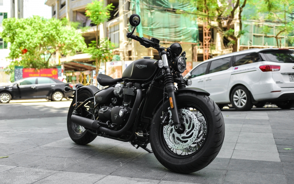 Chiêm ngưỡng Triumph Bobber Black 2018 bản đen mờ tại Hà Nội