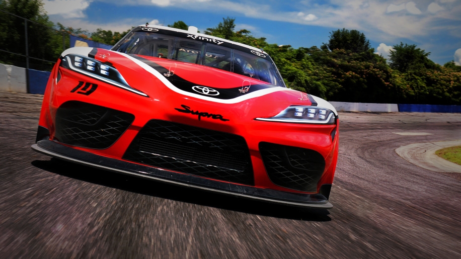 Toyota Supra ra mắt tuần tới, đã có ảnh chi tiết phiên bản đường đua toyota supra se ra mat tuan toi da co anh chi tiet phien ban danh cho duong dua