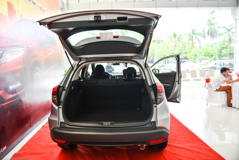 can canh honda hr v vua ra mat tai viet nam gia gan 900 trieu