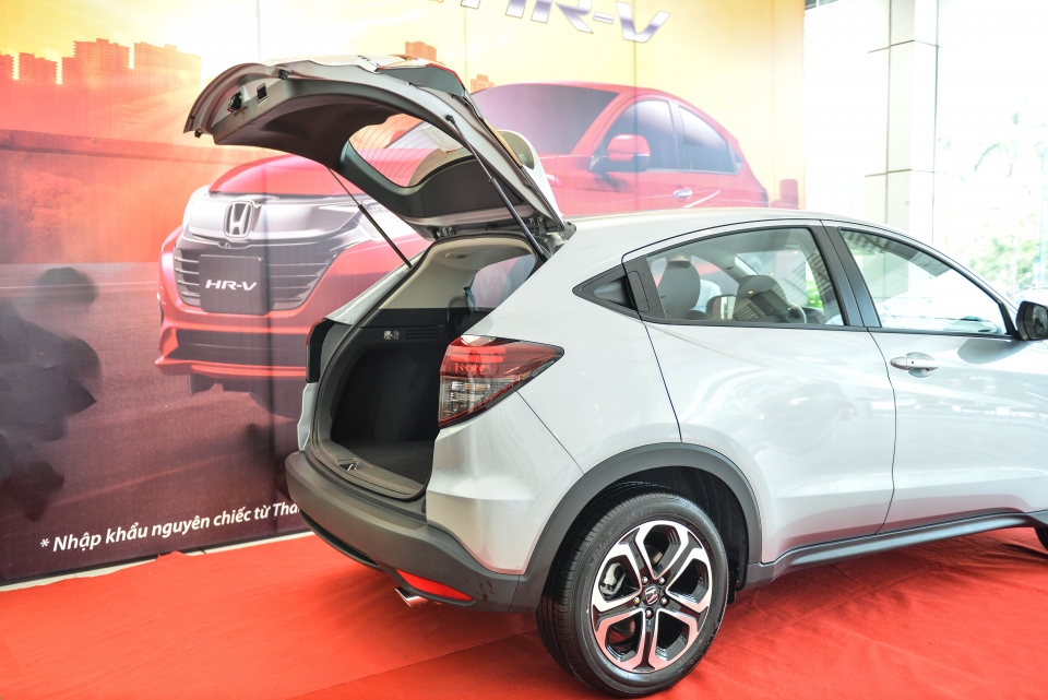 can canh honda hr v vua ra mat tai viet nam gia gan 900 trieu