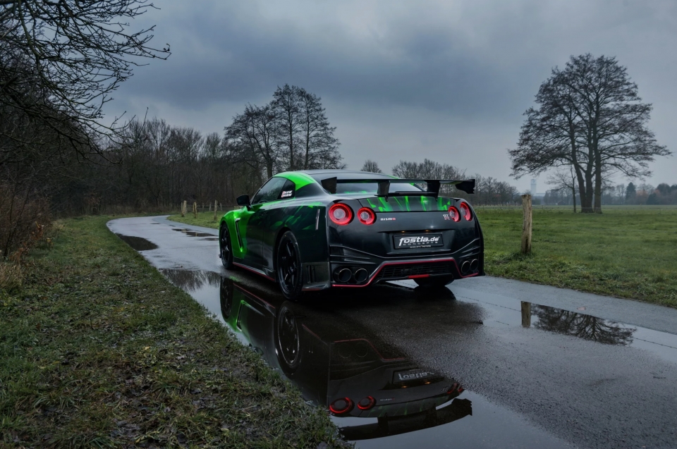 nissan gtr nismo noi bat voi mau sac la