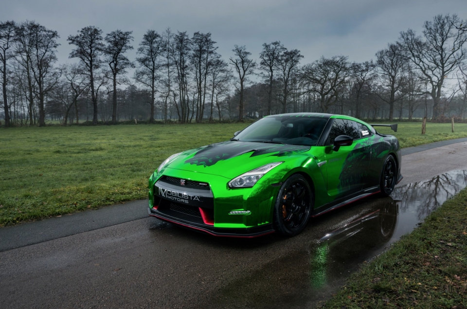 nissan gtr nismo noi bat voi mau sac la