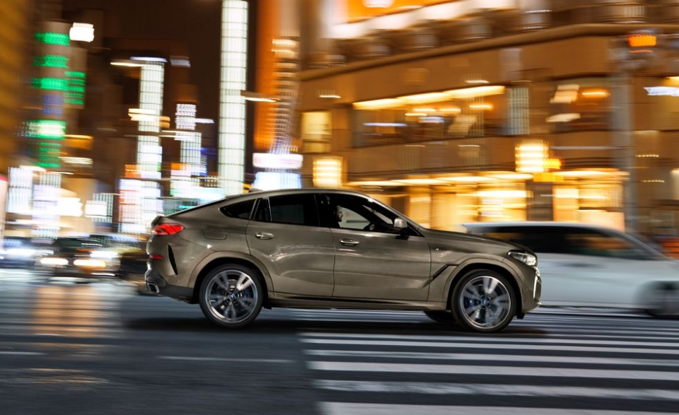 BMW ra mắt X6 thế hệ thứ 3: Thay đổi từ ngoài vào trong bmw ra mat x6 the he thu 3 thay doi tu ngoai vao trong